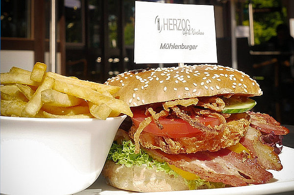 Cafe Herzog Burgerabend